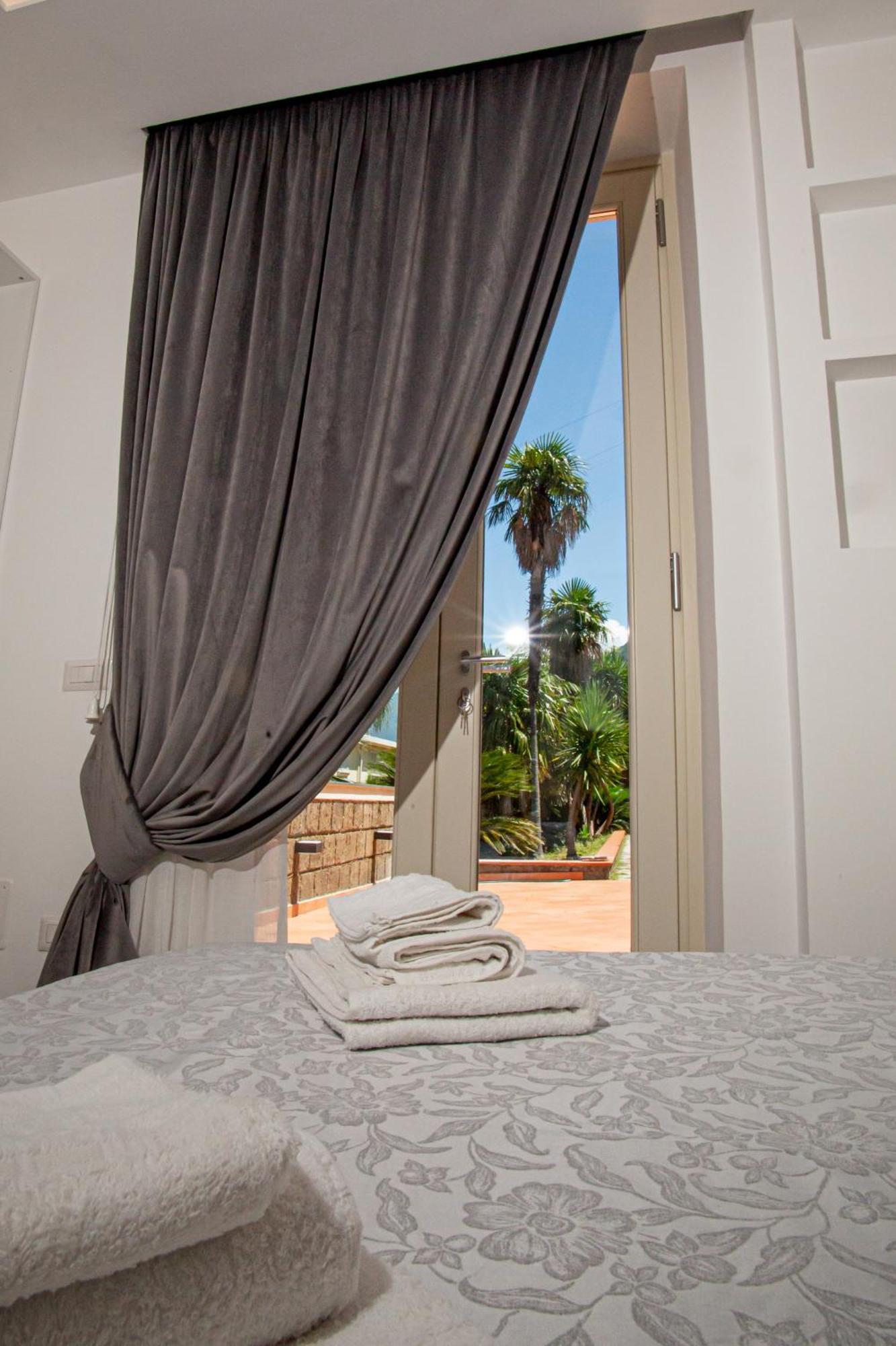 Forever Luxury Rooms Castellammare di Stabia Exterior photo